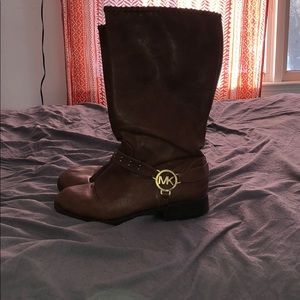 Brown boots